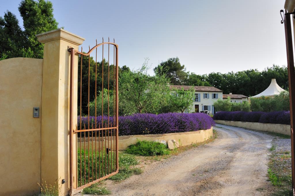 Mas De Lure Bed & Breakfast Салон дьо Прованс Екстериор снимка