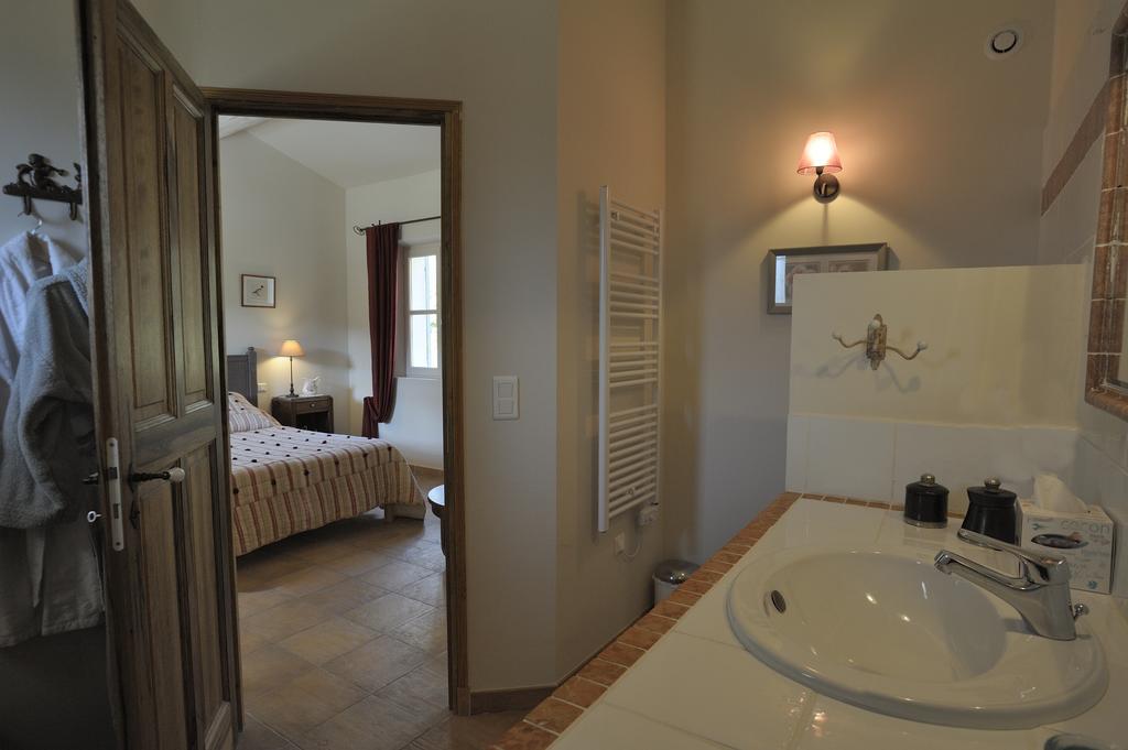Mas De Lure Bed & Breakfast Салон дьо Прованс Екстериор снимка